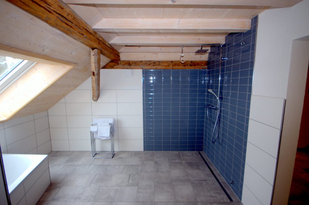Badewanne Perspektive Scheune